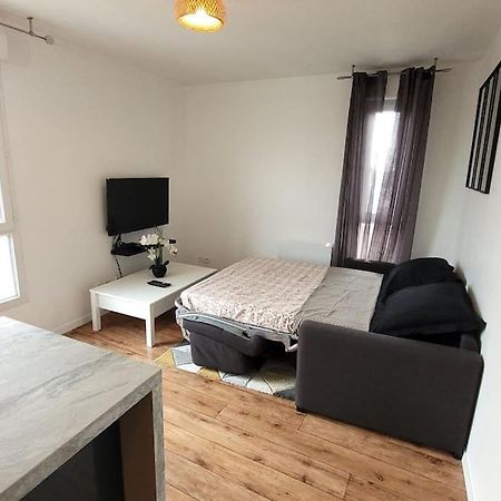 Logement Entier : Appartement Монтеврен Екстериор снимка